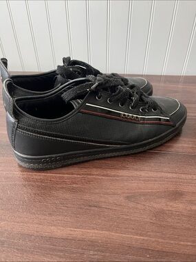 cocci Black Low-Top Sneakers with Red and White Stripe